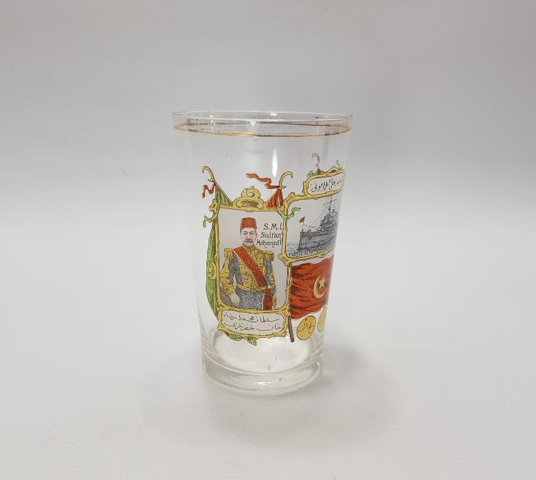 SULTAN MEHMED REŞAD & YUSUF İZZETTİN EFENDİ VE MEŞRUTİYET BAYRAKLI ŞERBET BARDAĞI