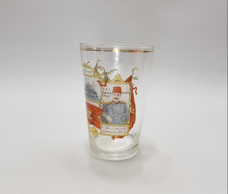 SULTAN MEHMED REŞAD & YUSUF İZZETTİN EFENDİ VE MEŞRUTİYET BAYRAKLI ŞERBET BARDAĞI