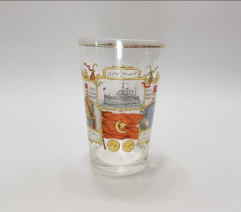 SULTAN MEHMED REŞAD & YUSUF İZZETTİN EFENDİ VE MEŞRUTİYET BAYRAKLI ŞERBET BARDAĞI