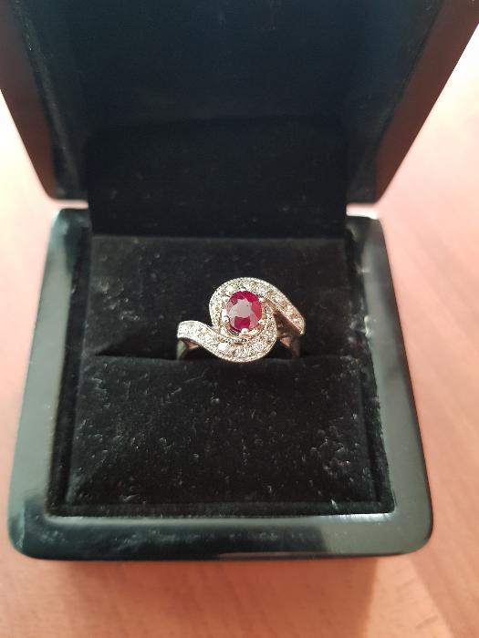 YAKUT TAŞLI PIRLANTA YÜZÜK 