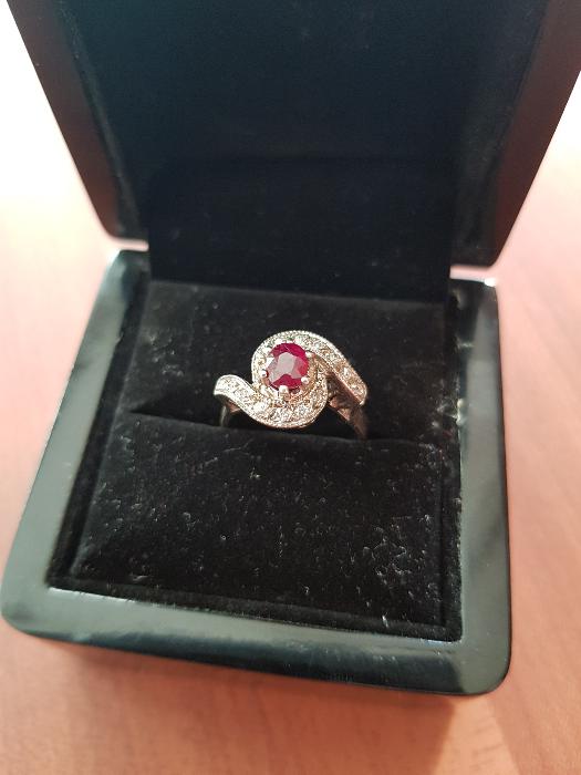 YAKUT TAŞLI PIRLANTA YÜZÜK 