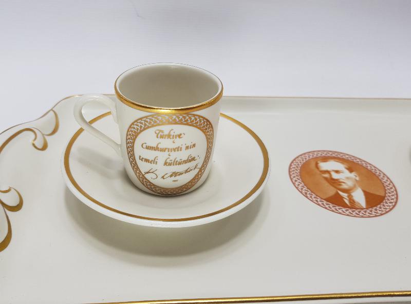YILDIZ PORSELEN MİLLİ SARAYLAR SERİSİ ATATÜRK TEMALI KAHVE TAKIMI 