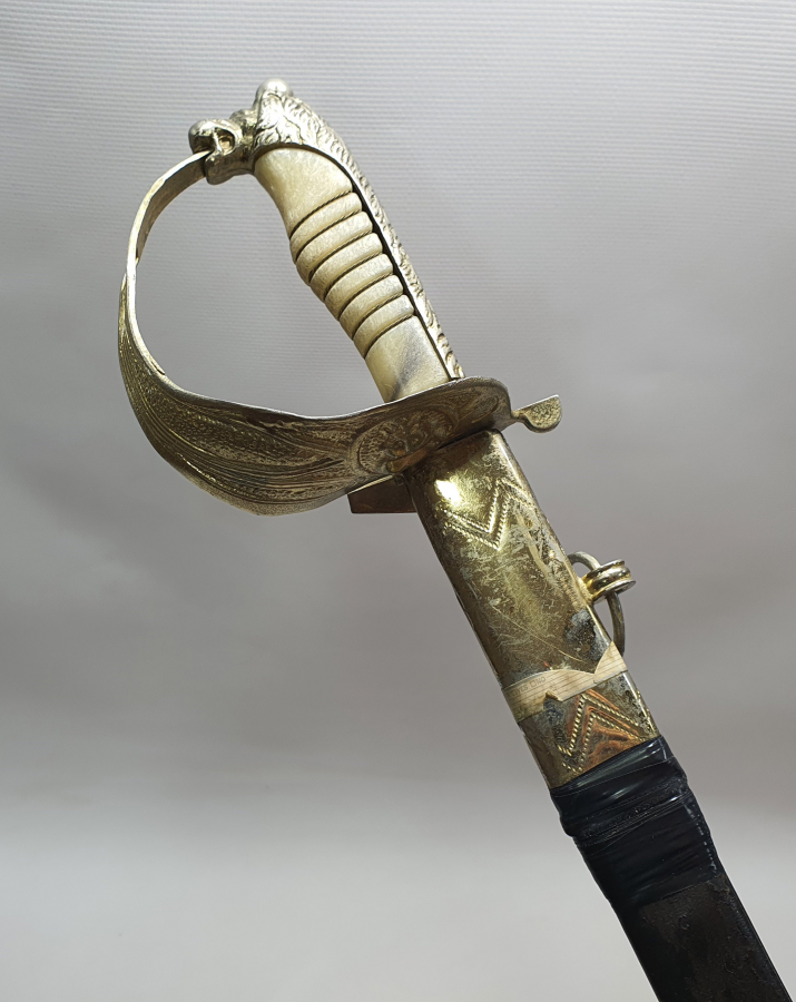 ASLAN BAŞLI ANTİKA DENİZCİ SUBAY KILICI