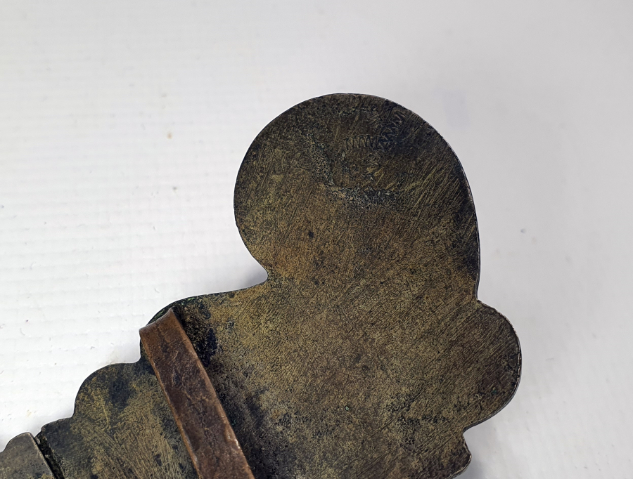 OSMANLI DÖNEMİ ÜZERİ KALEM İŞÇİLİKLİ GÜMÜŞ KEMER TOKASI