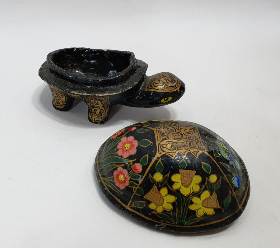 TAMAMI EL BOYAMA KAPLUMBAĞA FORMUNDA ANTİKA PAPİER MACHE KUTU