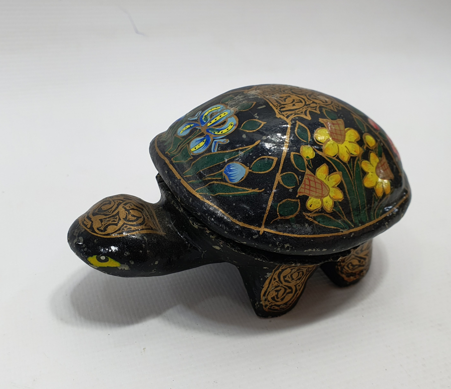 TAMAMI EL BOYAMA KAPLUMBAĞA FORMUNDA ANTİKA PAPİER MACHE KUTU