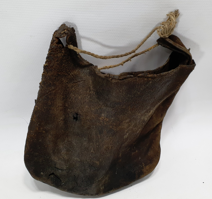 OSMANLI DÖNEMİ DERİDEN MAMUL DERVİŞ ÇANTASI