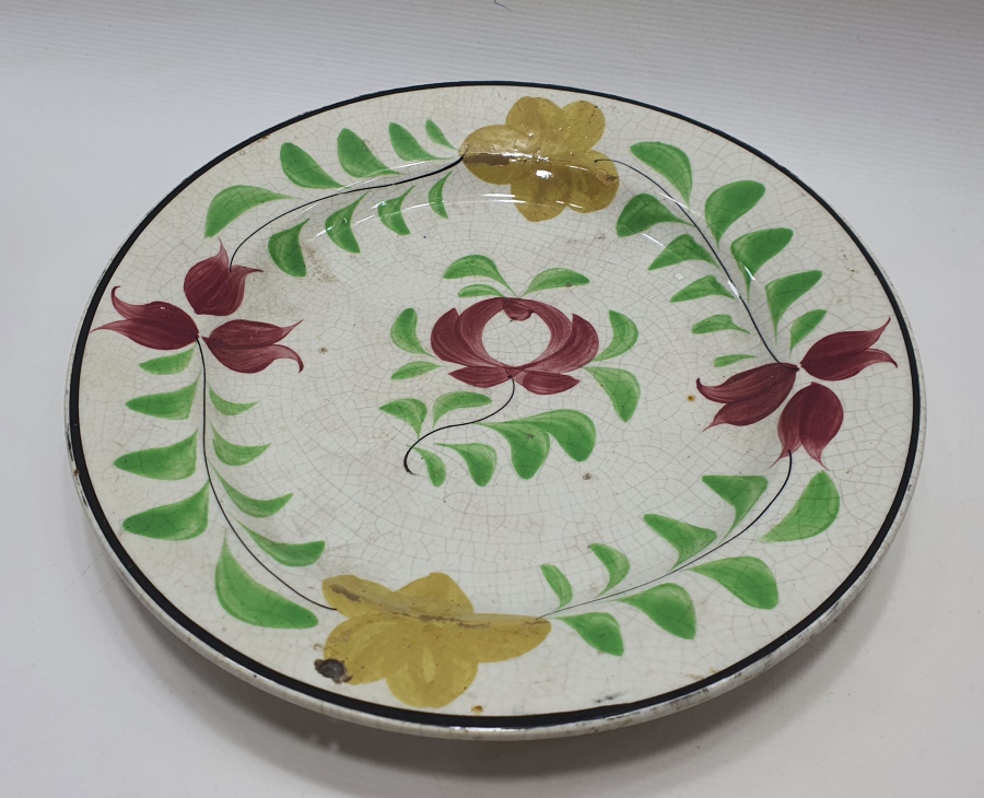 OSMANLI PAZARI İÇİN YAPILMIŞ ARKASINDA OSMANLICA YAZI BULUNAN EL BOYAMA TABAK