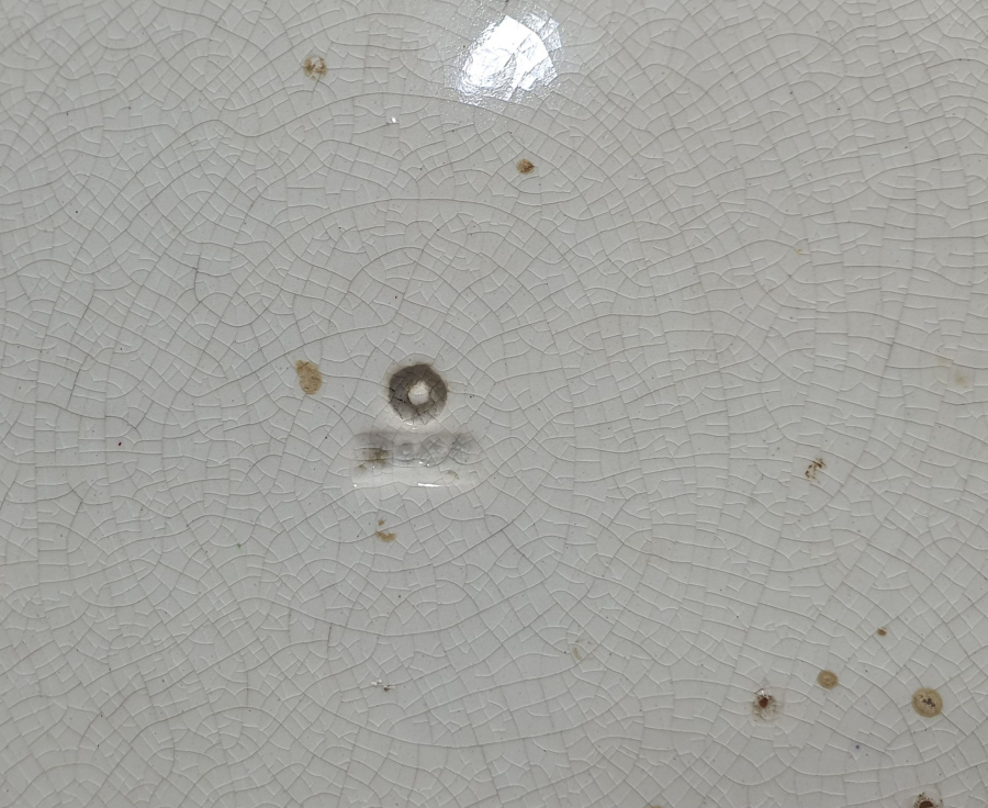 OSMANLI PAZARI İÇİN YAPILMIŞ ARKASINDA OSMANLICA YAZI BULUNAN EL BOYAMA TABAK