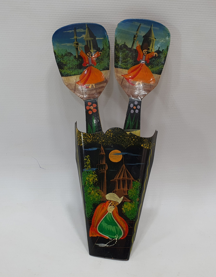 ÜZERİNDE OSMANLICA KONYA YADİGARI YAZILI 2 ADET KAŞIK VE KAŞIKLIK