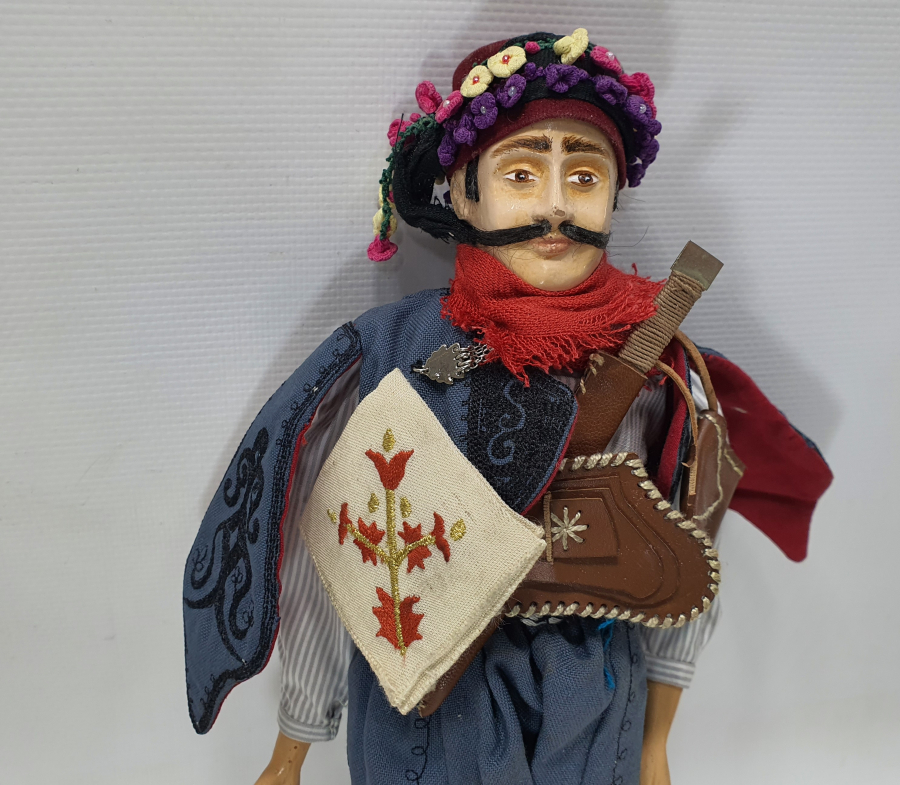 TAMAMI EL İŞİ ZEYBEK FİGÜRÜ