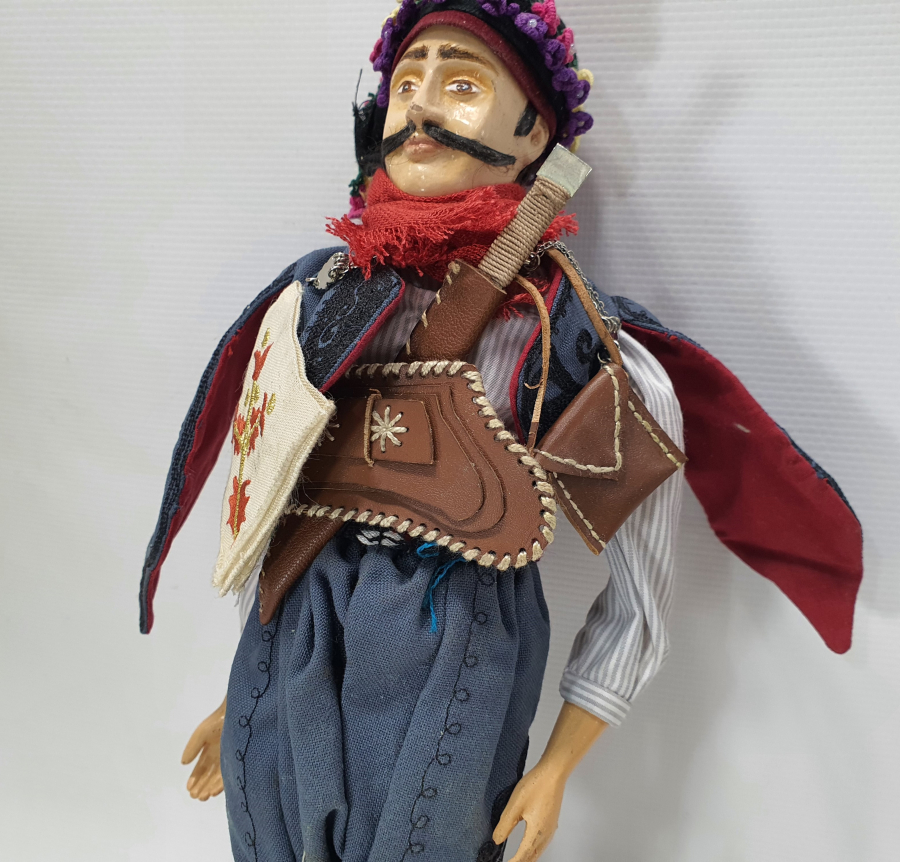 TAMAMI EL İŞİ ZEYBEK FİGÜRÜ