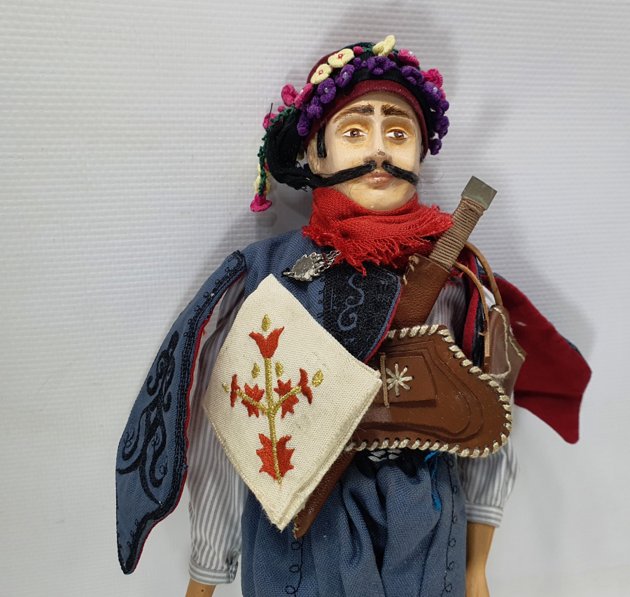 TAMAMI EL İŞİ ZEYBEK FİGÜRÜ