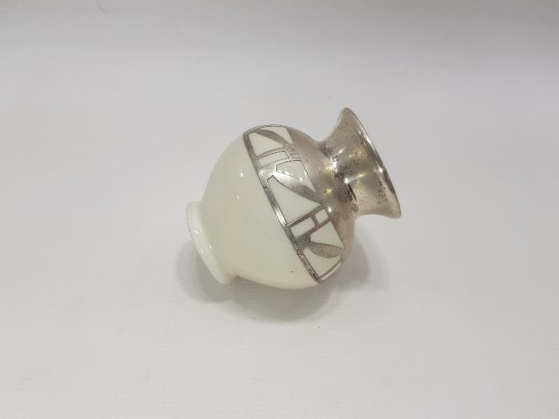 GÜMÜŞ GİYDİRME PORSELEN VAZO 