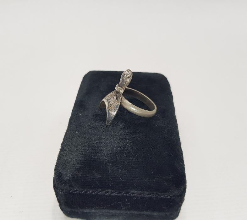 OSMANLI DÖNEMİ ÇERKEZ İŞİ AY YILDIZ FORMLU SAVATLI GÜMÜŞ YÜZÜK 