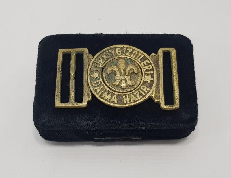 TÜRKİYE İZCİLERİ DAİMA HAZI YAZILI İZCİ KEMER TOKASI 