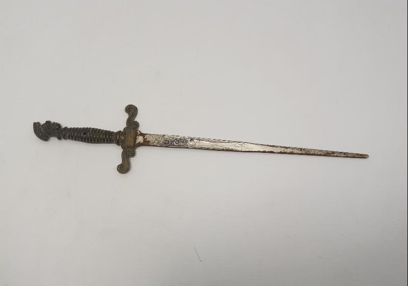 ANTİK GÖRÜNÜMLÜ KILIÇ FORMLU ZARF AÇACAĞI 