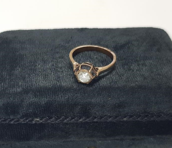 TEKTAŞ PIRLANTA YÜZÜK  