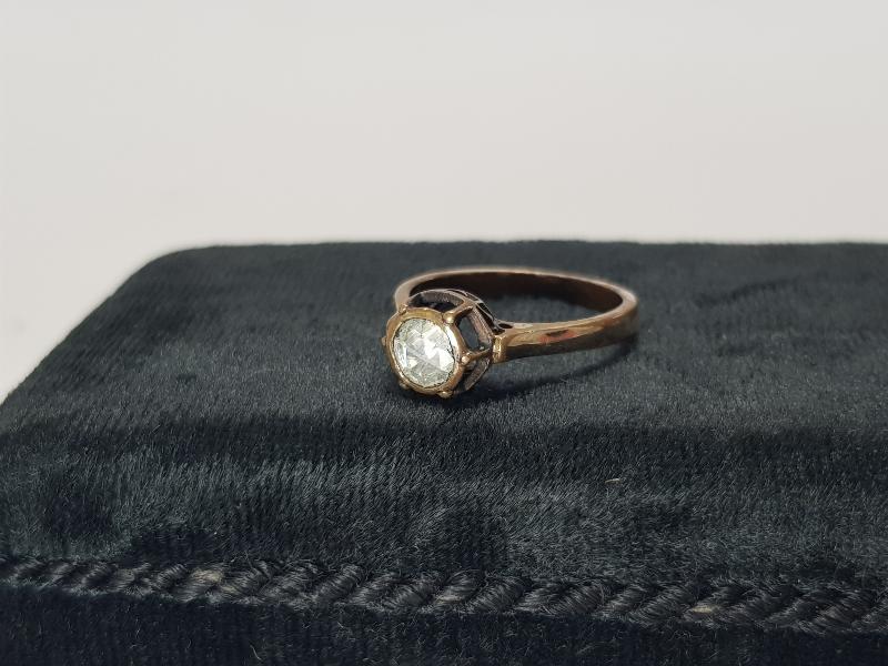 TEKTAŞ PIRLANTA YÜZÜK  