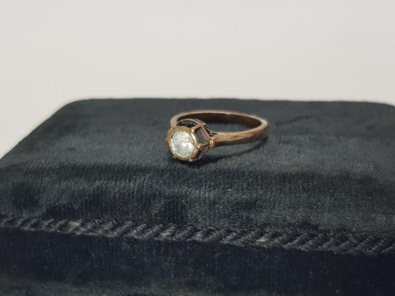 TEKTAŞ PIRLANTA YÜZÜK  