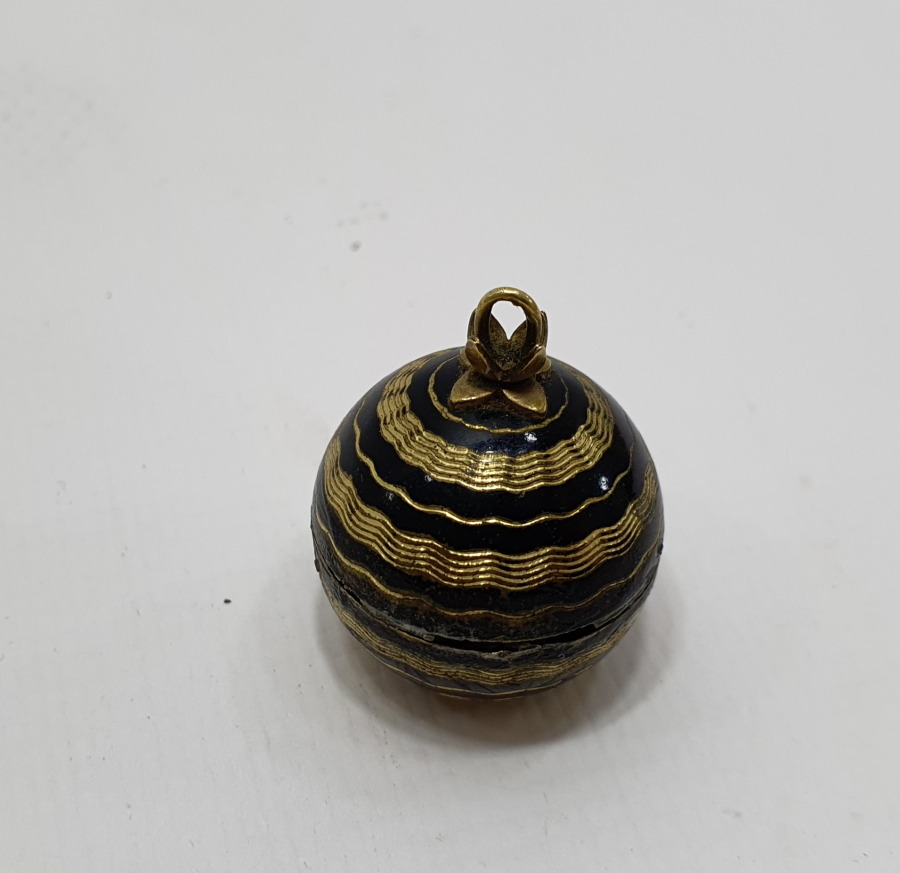 ANTİKA TOK FORMUNDA KOLYE SAAT