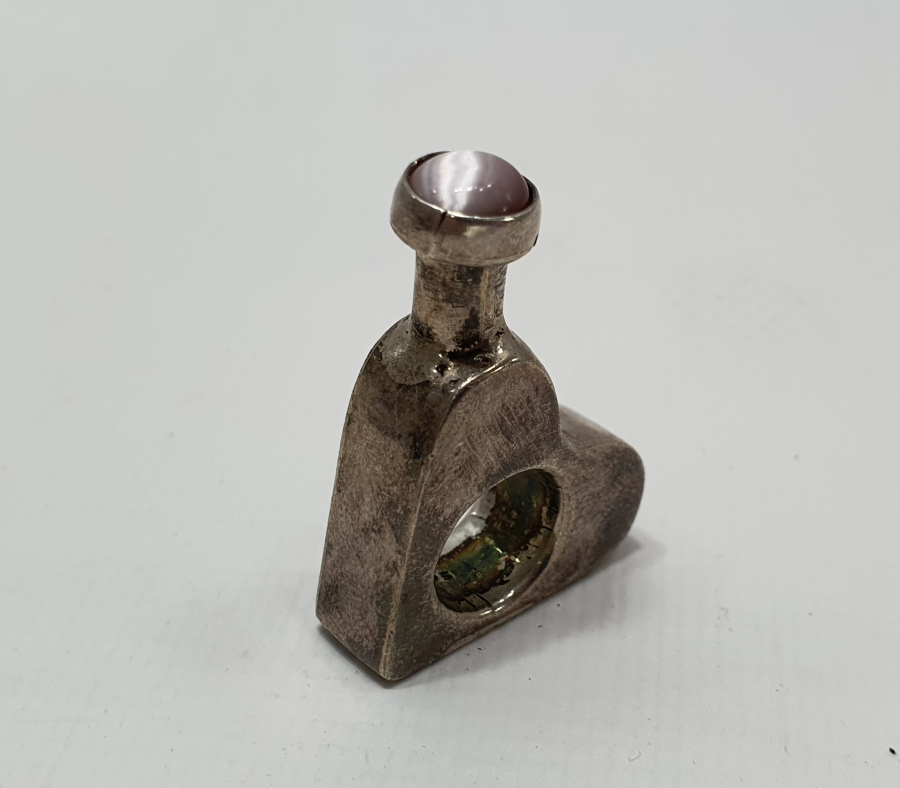 KAPAĞI DOĞAL TAŞLI ANTİKA KOKU ŞİŞESİ