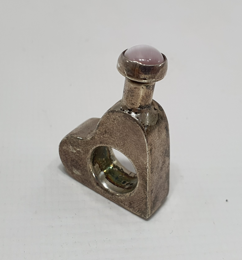 KAPAĞI DOĞAL TAŞLI ANTİKA KOKU ŞİŞESİ