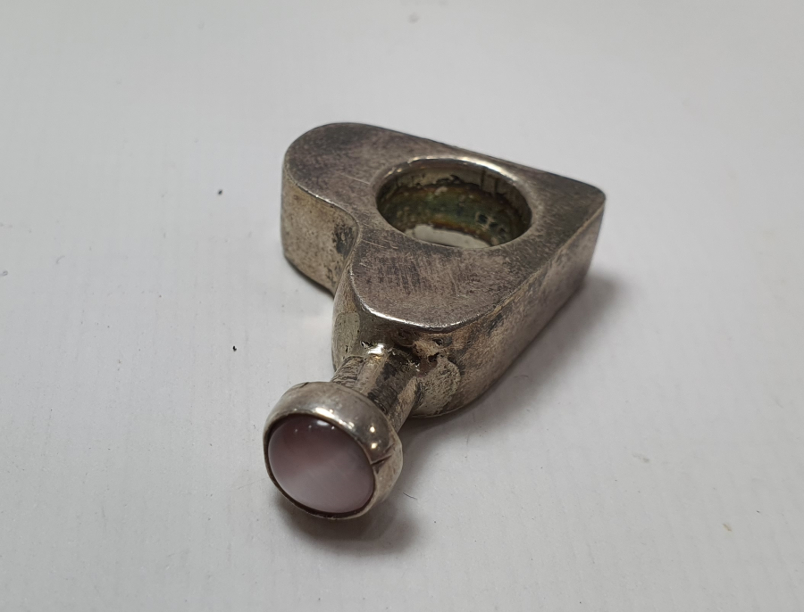 KAPAĞI DOĞAL TAŞLI ANTİKA KOKU ŞİŞESİ