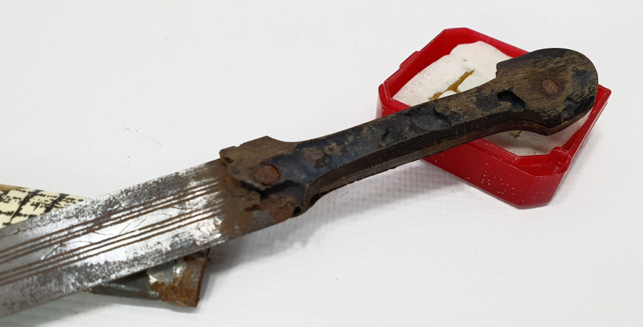 OSMANLI DÖNEMİ KININDA ÇERKES KAMASI