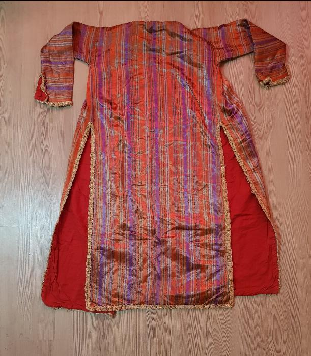 OSMANLI DÖNEMİ ÜÇ ETEK GENÇ KIZ ELBİSESİ 