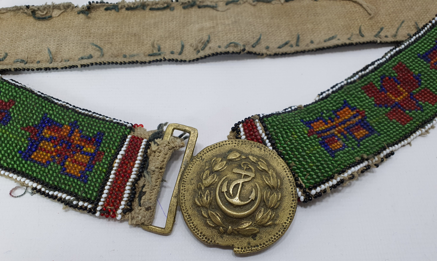 OSMANLI DÖNEMİ ÜZERİNDE SUBAY KEMER TOKASI BULUNAN BONCUK İŞİ KEMER