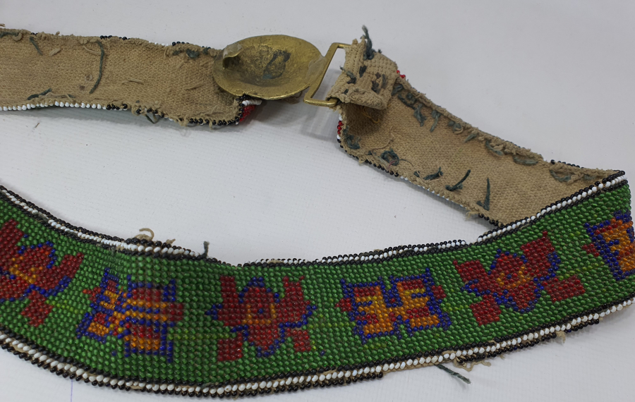 OSMANLI DÖNEMİ ÜZERİNDE SUBAY KEMER TOKASI BULUNAN BONCUK İŞİ KEMER