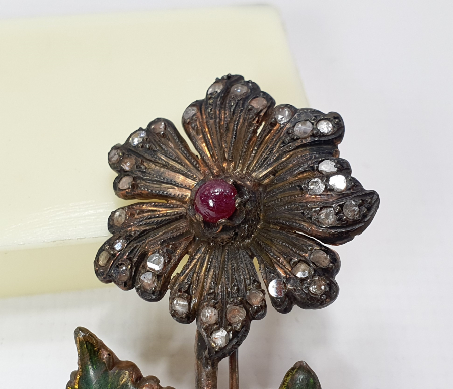 ÜZERİ MİNE İŞÇİLİKLİ ANTİKA ELMAS TAŞLI BROŞ