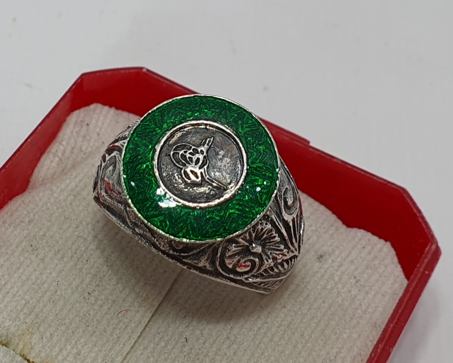 ÜZERİ MİNE İŞÇİLİKLİ TUĞRALI ERKEK YÜZÜĞÜ