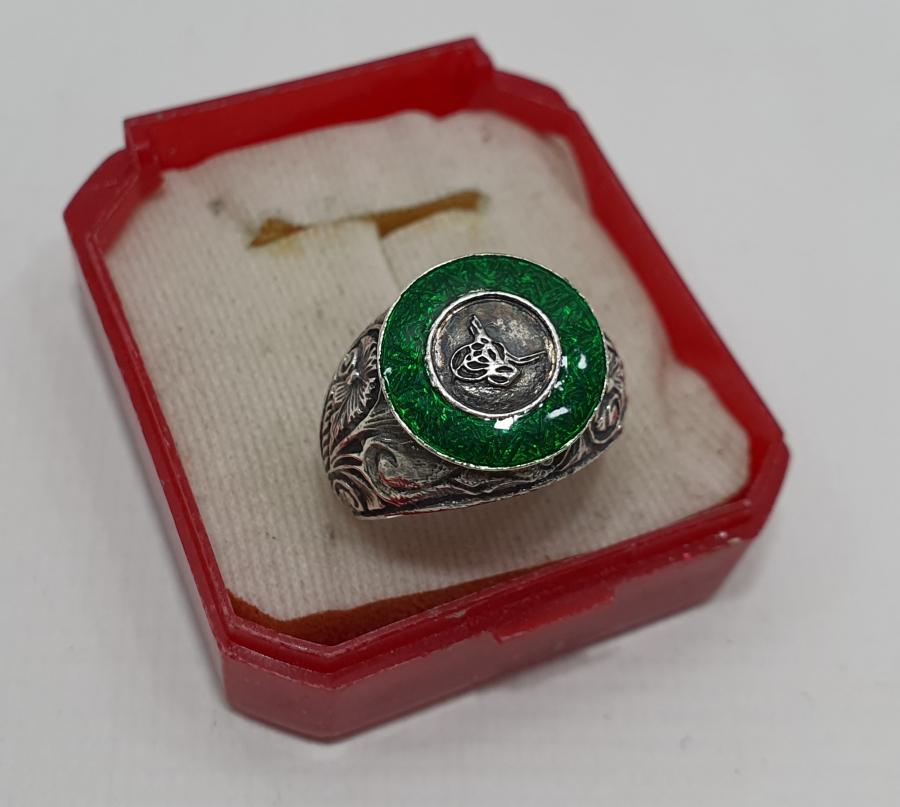 ÜZERİ MİNE İŞÇİLİKLİ TUĞRALI ERKEK YÜZÜĞÜ