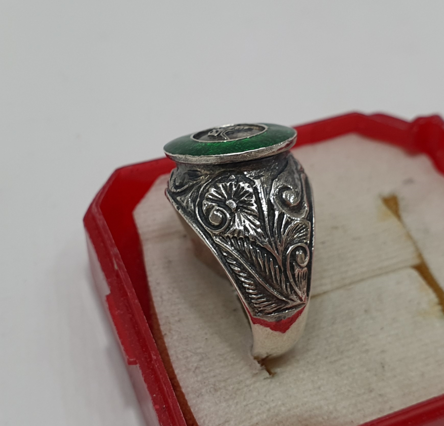 ÜZERİ MİNE İŞÇİLİKLİ TUĞRALI ERKEK YÜZÜĞÜ