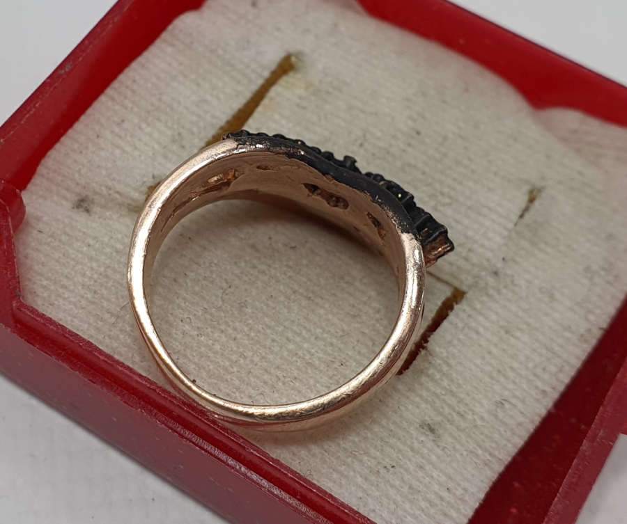 ZİHGİR FORMUNDA ELMAS TAŞLI YÜZÜK