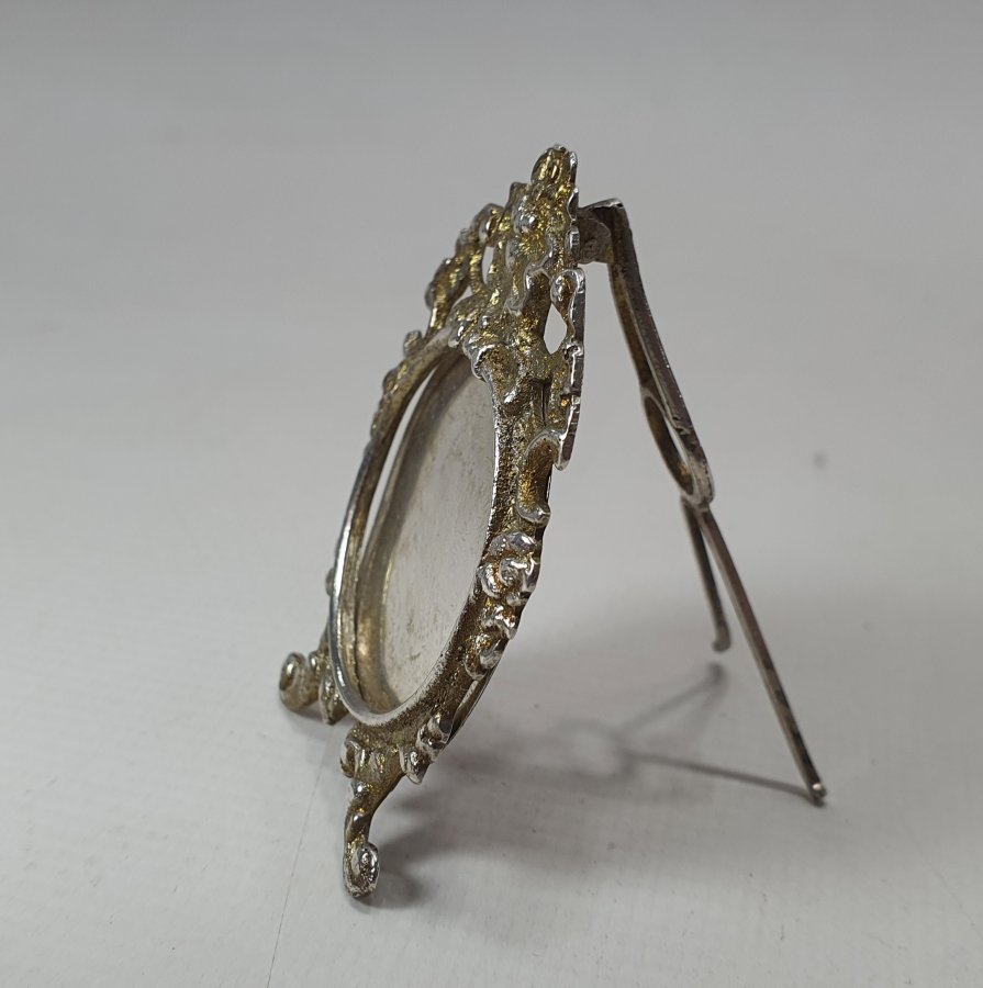 GÜMÜŞ MASA ÜSTÜ ÇERÇEVESİ