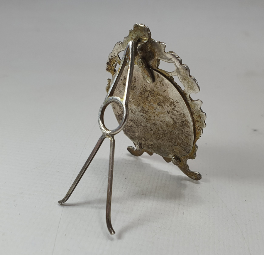 GÜMÜŞ MASA ÜSTÜ ÇERÇEVESİ