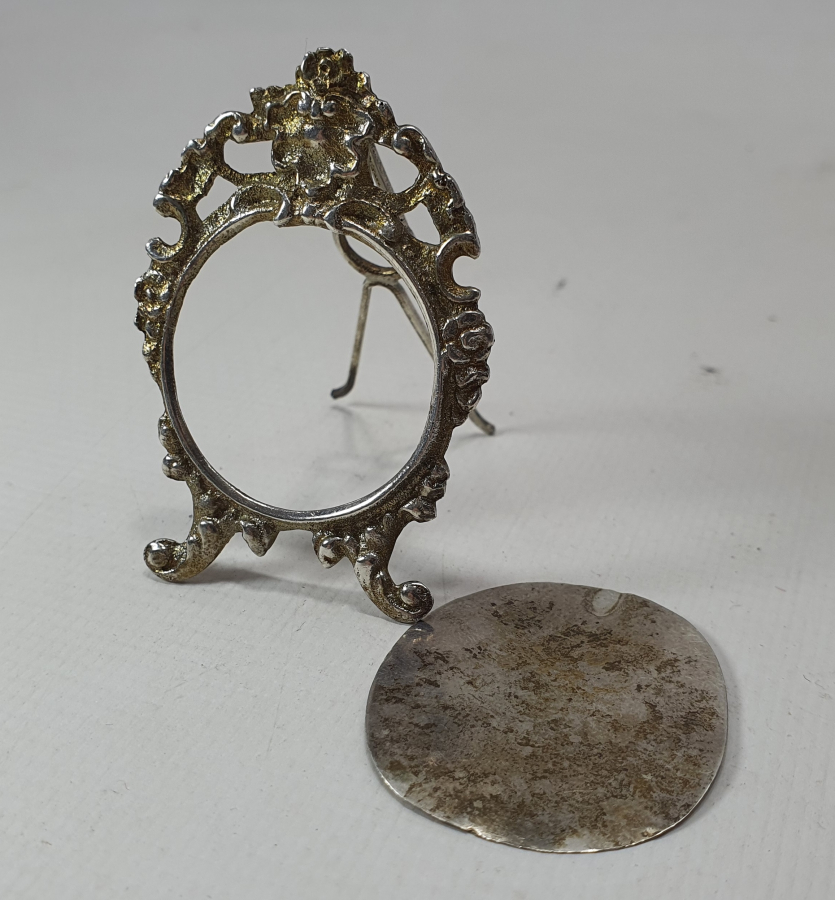 GÜMÜŞ MASA ÜSTÜ ÇERÇEVESİ