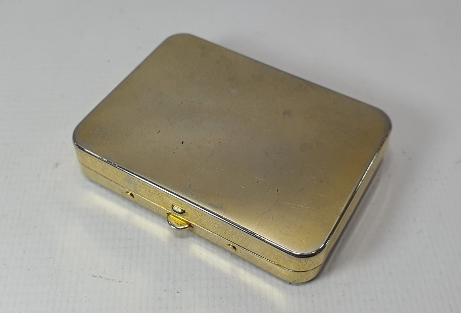 ORJİNAL KUTUSUNDA VE ÇİL KONDİSYONDA SEYAHAT TRAŞ TAKIMI