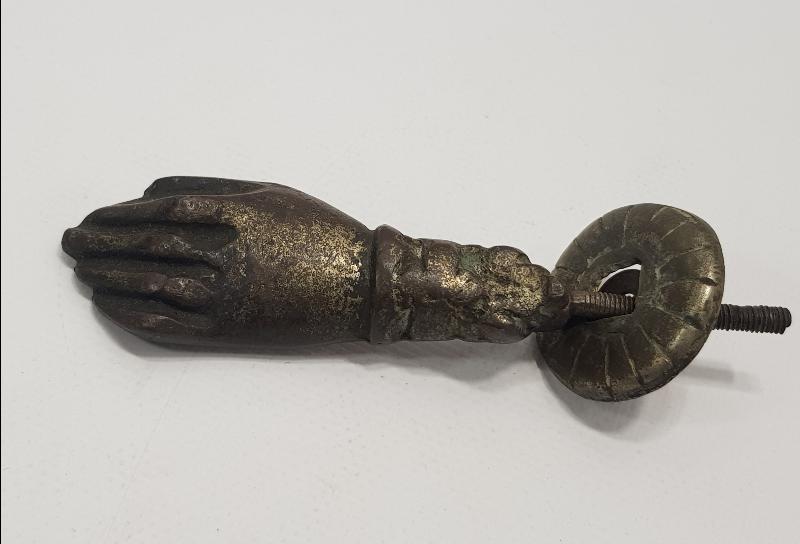 OSMANLI DÖNEMİ BRONZ HANIMELİ KAPI TOKMAĞI 