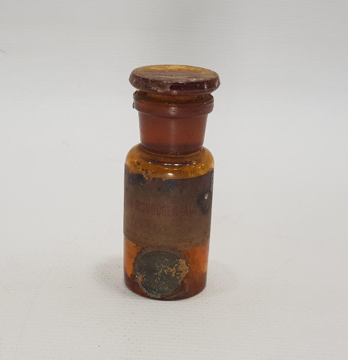 CONSTANTINOPLE İLAÇ ŞİŞESİ