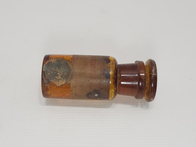 CONSTANTINOPLE İLAÇ ŞİŞESİ