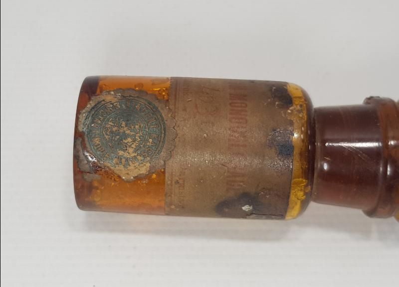 CONSTANTINOPLE İLAÇ ŞİŞESİ