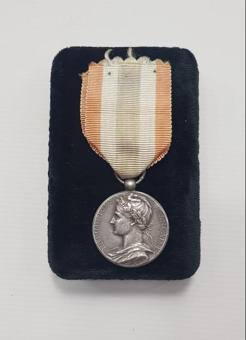 1899 TARİHLİ GÜMÜŞ FRANSIZ ENDÜSTRİ MADALYASI 