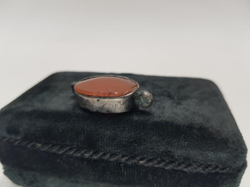 OSMANLI DÖNEMİ 1287 TARİHLİ GÜMÜŞ ÇERÇEVELİ AKİK TAŞ 