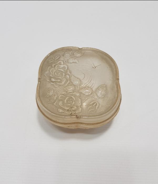 OSMANLI DÖNEMİ GÜL YAPRAKLARIYLA SÜSLÜ LALIQUE CAM KUTU 