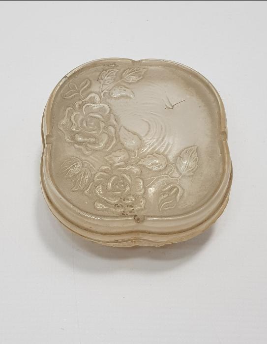 OSMANLI DÖNEMİ GÜL YAPRAKLARIYLA SÜSLÜ LALIQUE CAM KUTU 