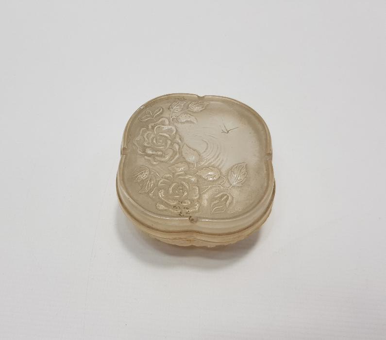 OSMANLI DÖNEMİ GÜL YAPRAKLARIYLA SÜSLÜ LALIQUE CAM KUTU 